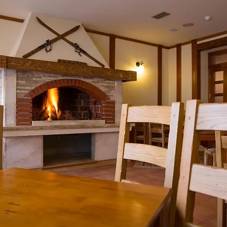 Knez 3* كوبريس