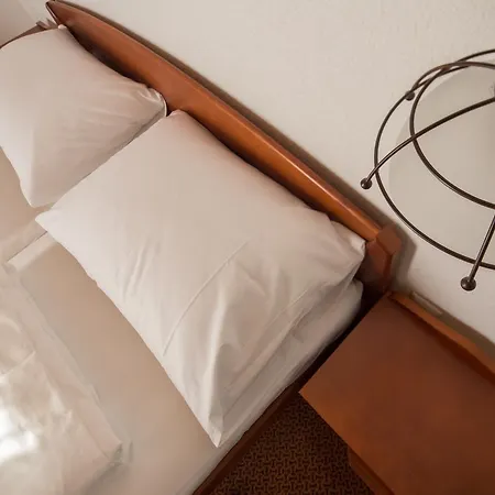 Knez فندق كوبريس