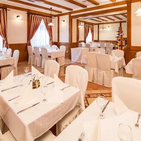 Knez 3* كوبريس